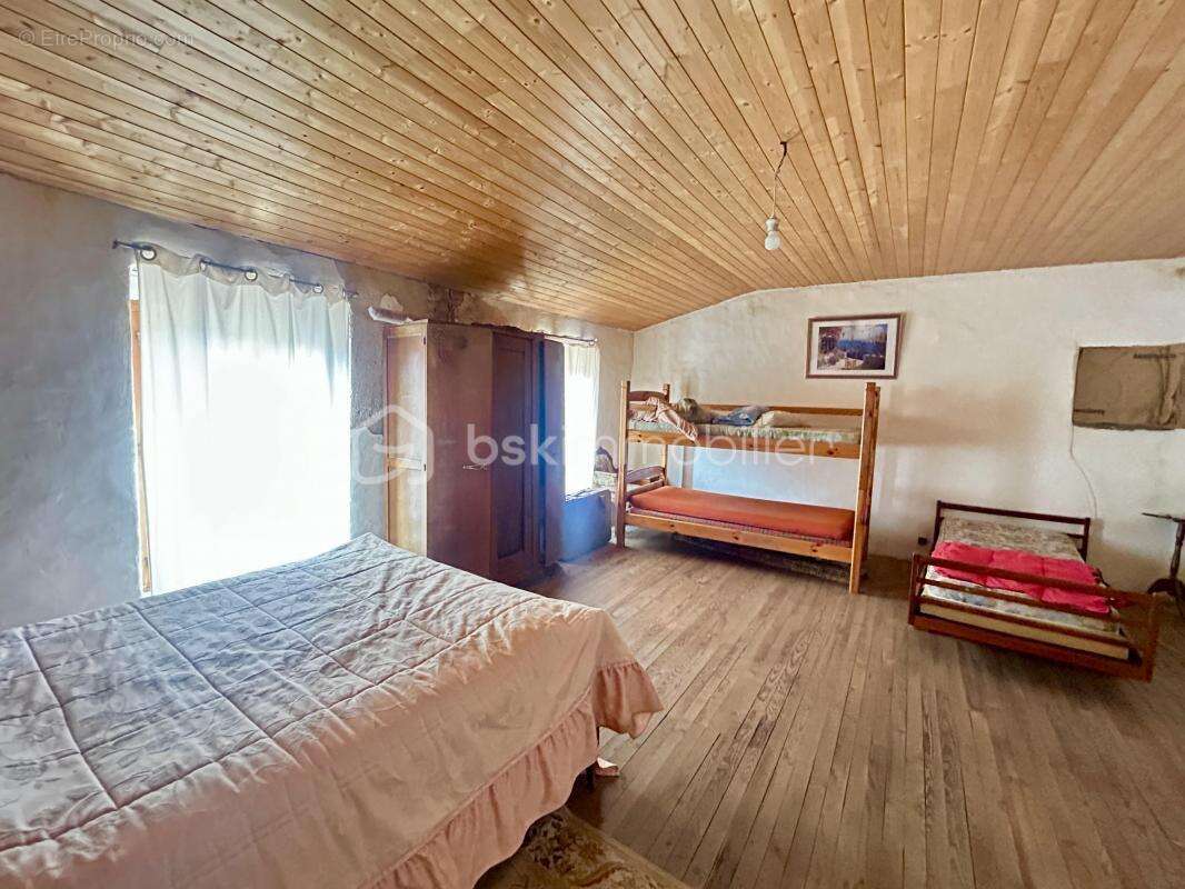 Maison à SAUXILLANGES