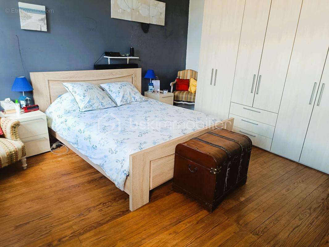 Appartement à SAINT-CHRISTOLY-DE-BLAYE