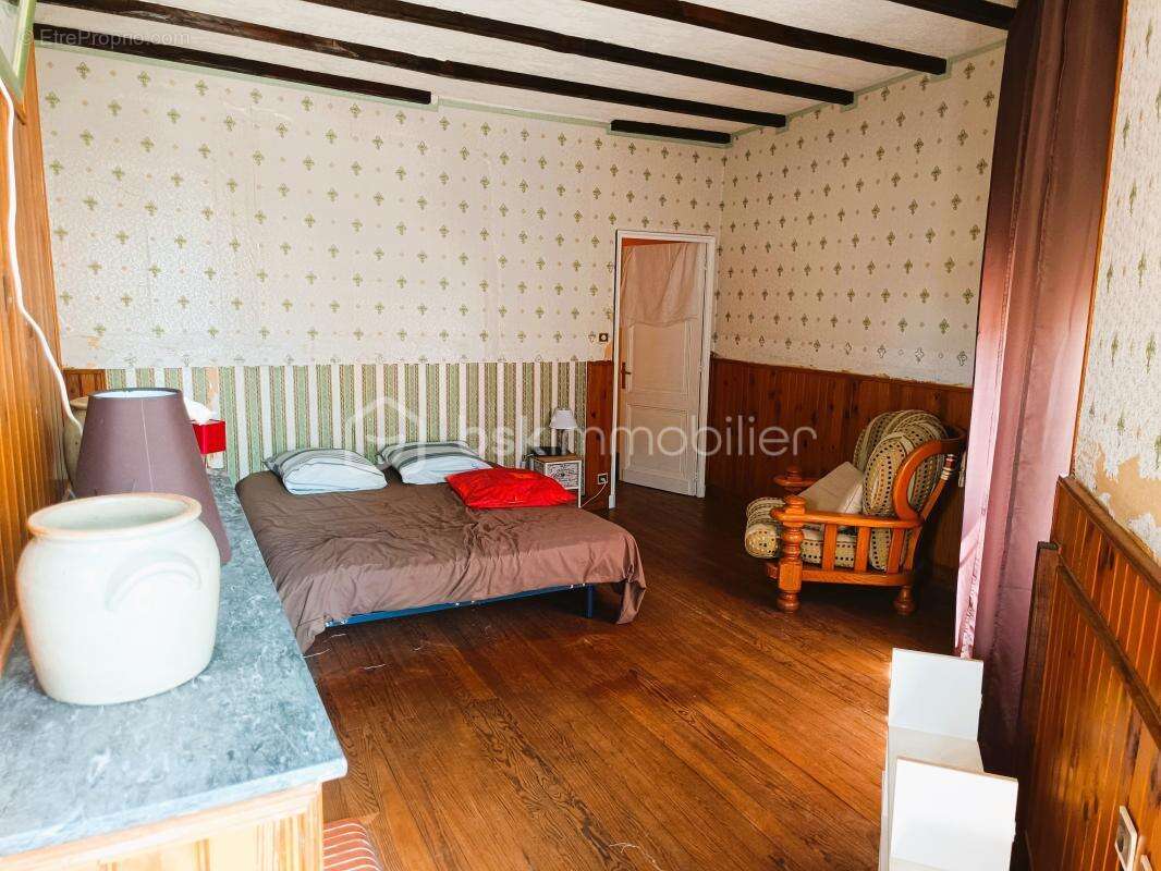 Appartement à SAINT-CHRISTOLY-DE-BLAYE