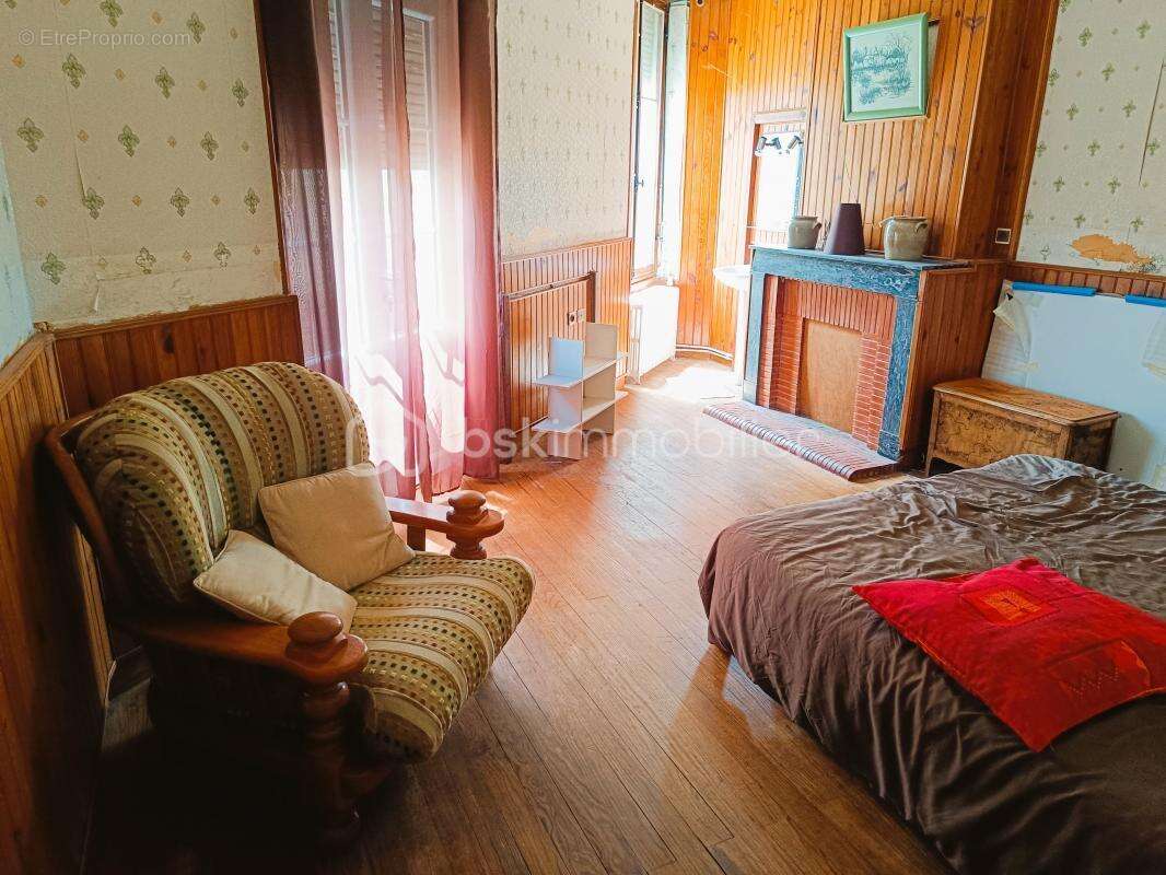 Appartement à SAINT-CHRISTOLY-DE-BLAYE