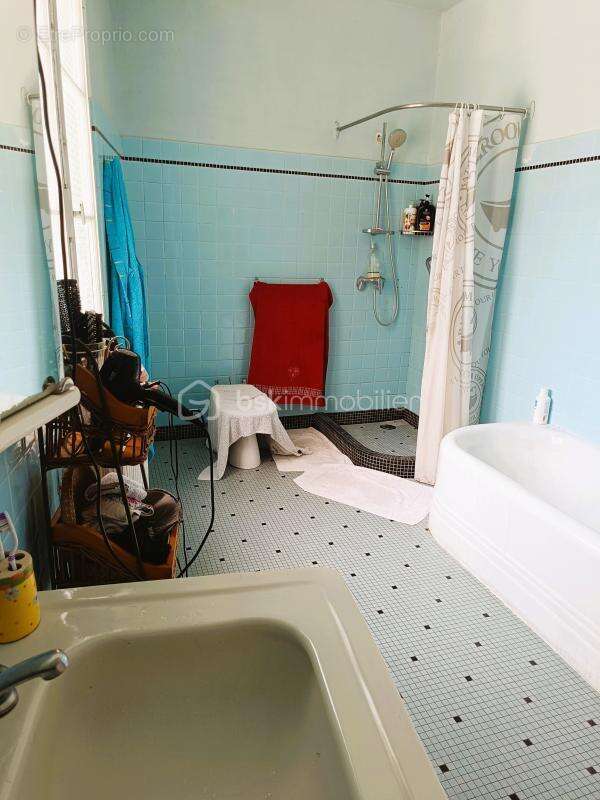 Appartement à SAINT-CHRISTOLY-DE-BLAYE