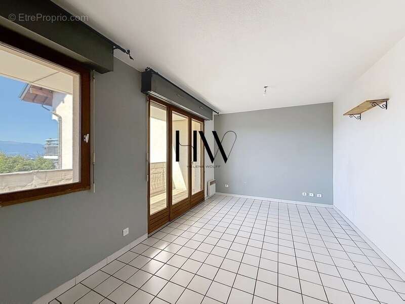 Appartement à COLLONGES-SOUS-SALEVE