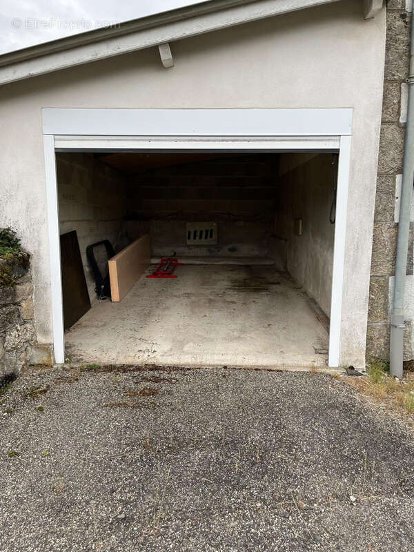 Maison à SAINT-MARTIN-LA-MEANNE