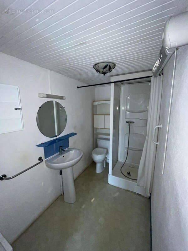 Maison à SAINT-MARTIN-LA-MEANNE