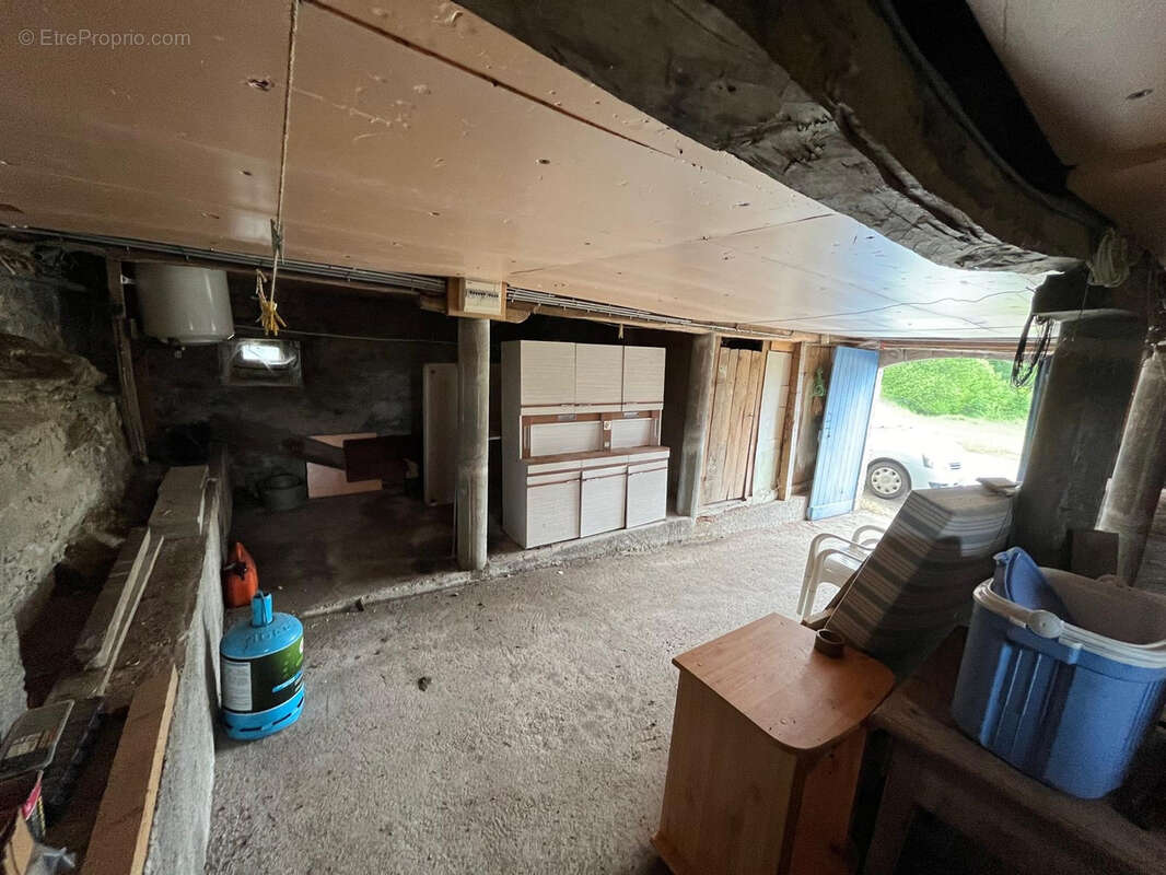 Maison à SAINT-MARTIN-LA-MEANNE