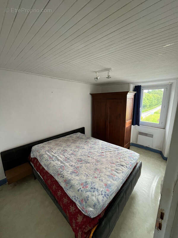 Maison à SAINT-MARTIN-LA-MEANNE