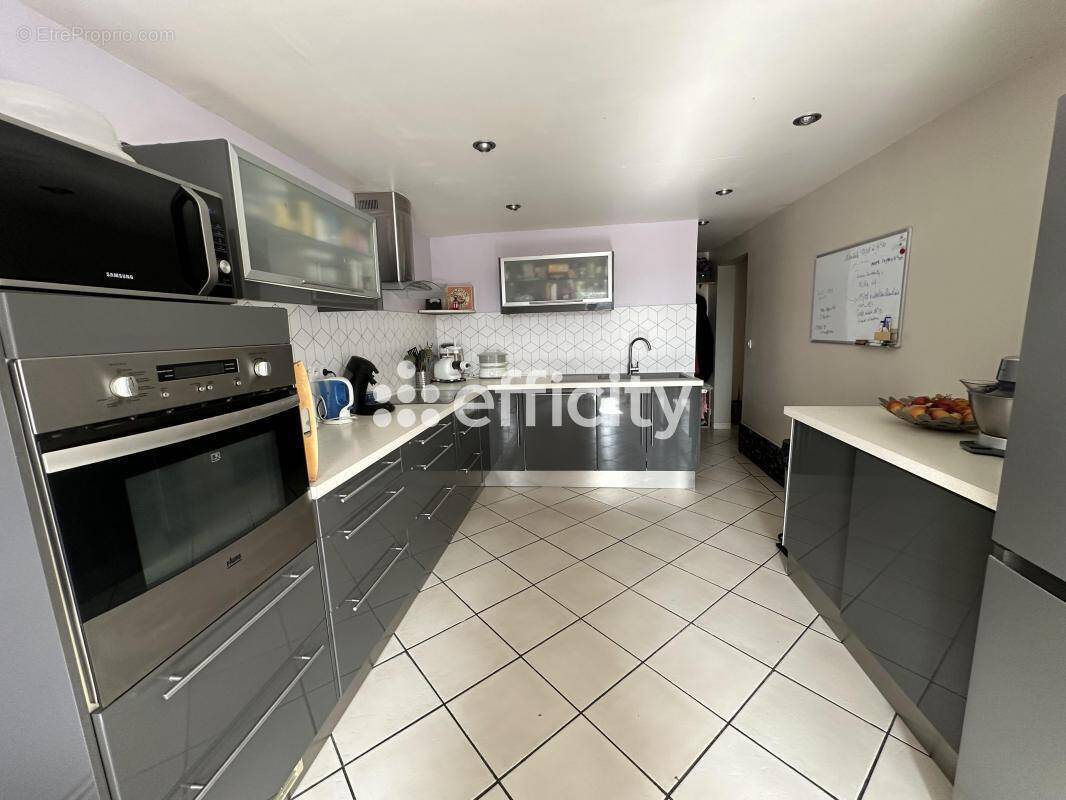 Maison à MONTATAIRE