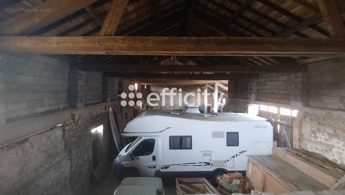 Maison à SAUVESSANGES