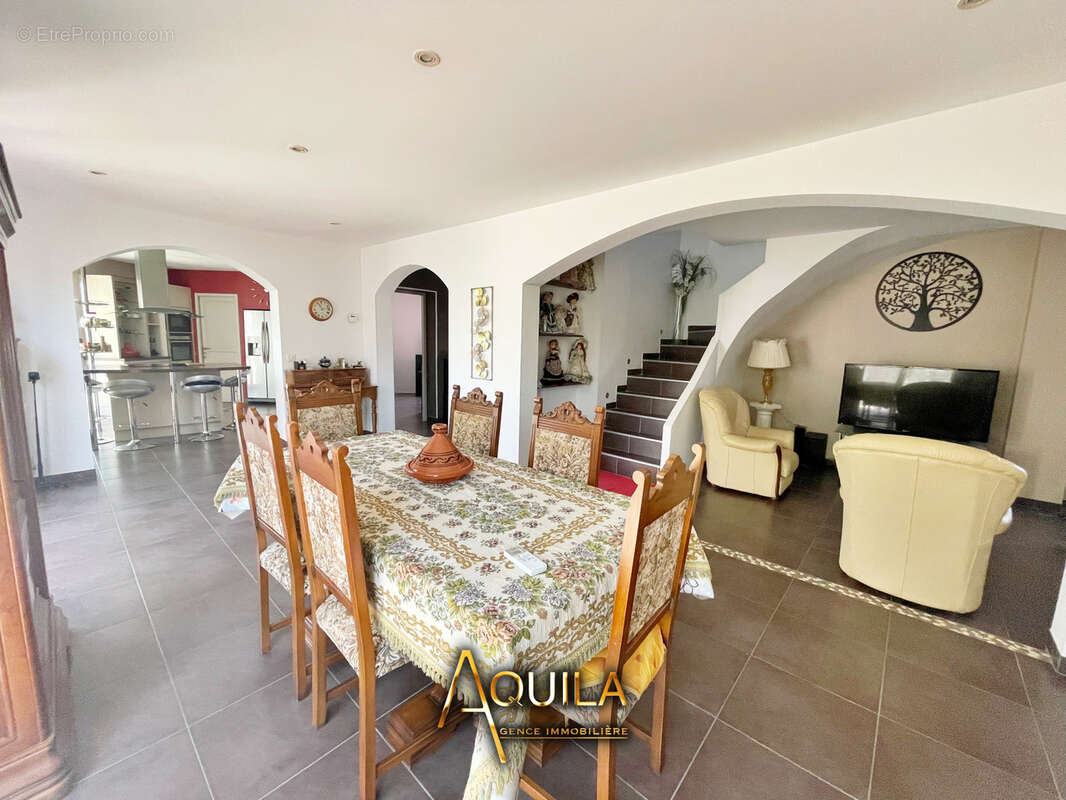 Maison à VILLENEUVE-LES-BEZIERS