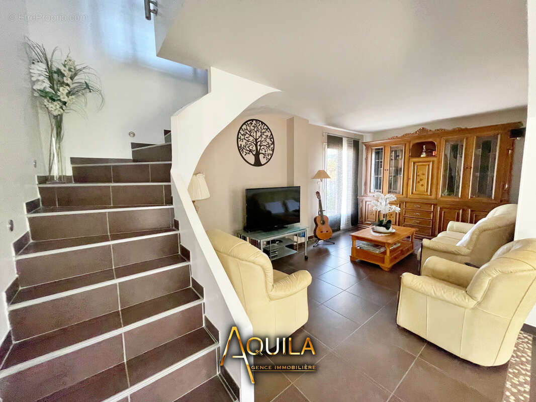 Maison à VILLENEUVE-LES-BEZIERS