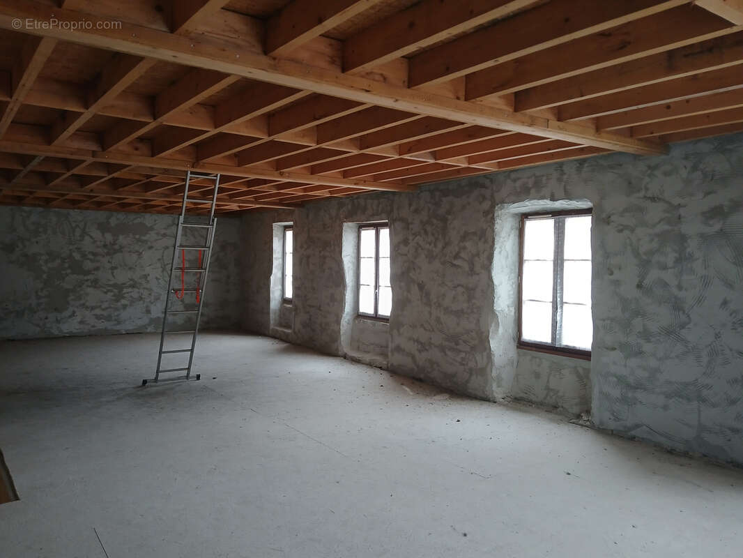 Autre à SAINT-DIER-D&#039;AUVERGNE