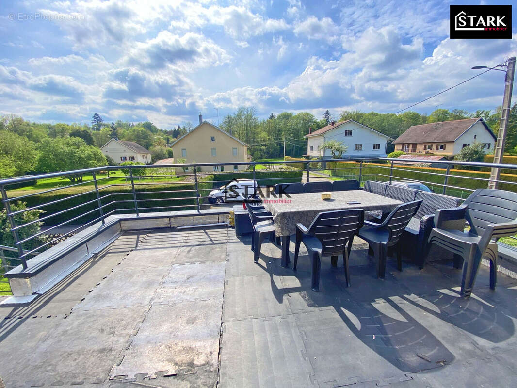 Maison à LACHAPELLE-SOUS-CHAUX