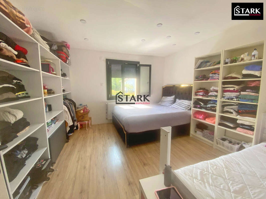 Maison à LACHAPELLE-SOUS-CHAUX