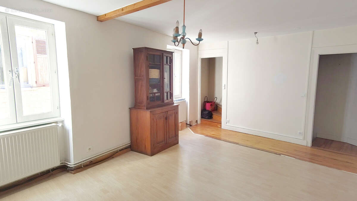 Maison à CHAZAY-D&#039;AZERGUES