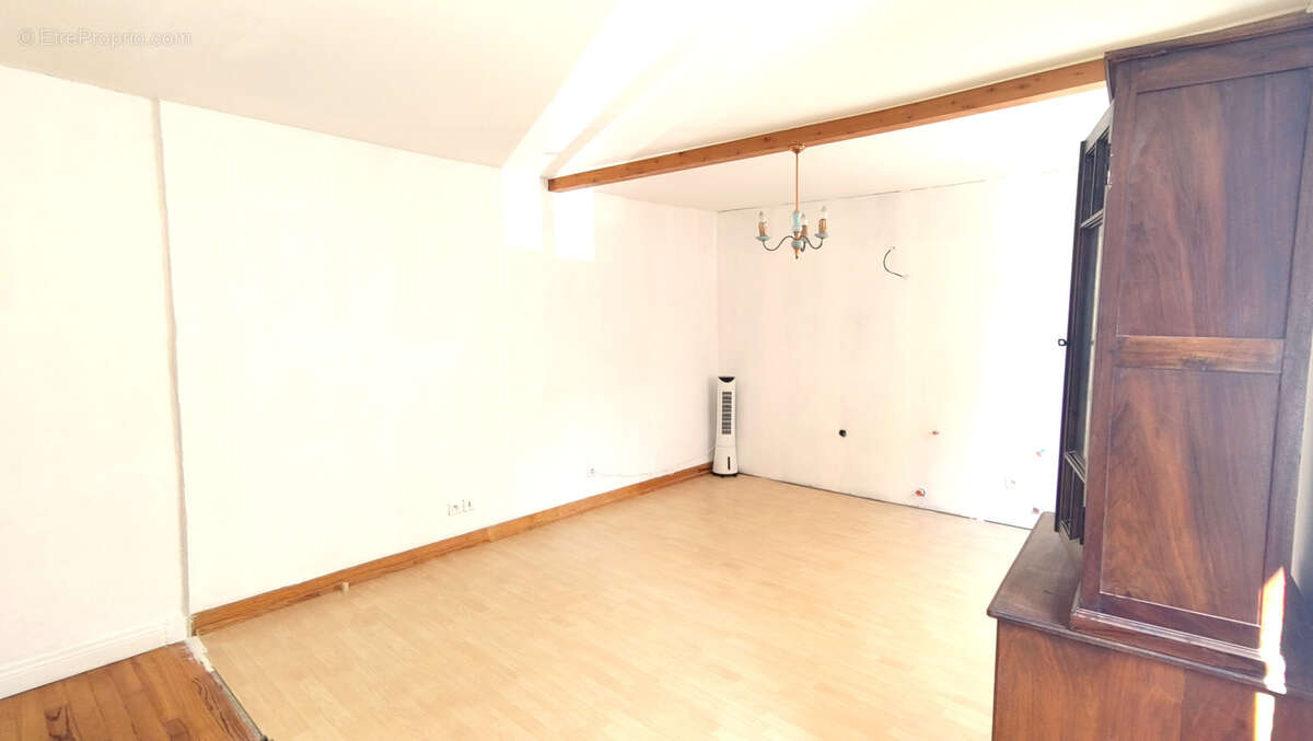 Appartement à CHAZAY-D&#039;AZERGUES