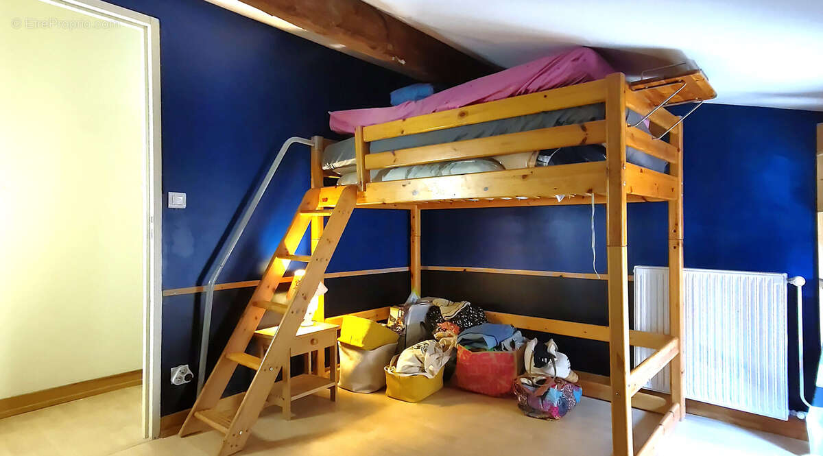 Appartement à CHAZAY-D&#039;AZERGUES