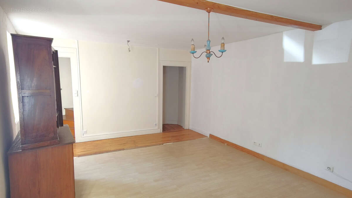 Appartement à CHAZAY-D&#039;AZERGUES