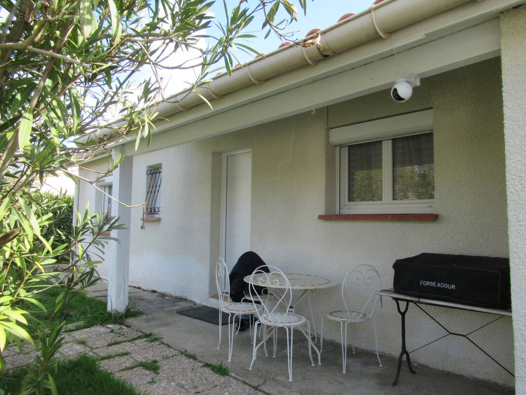 Maison à LA SALVETAT-SAINT-GILLES