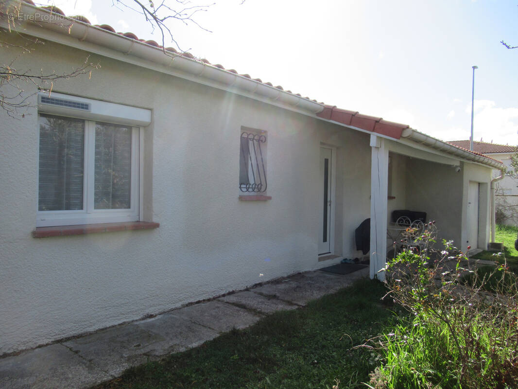 Maison à LA SALVETAT-SAINT-GILLES