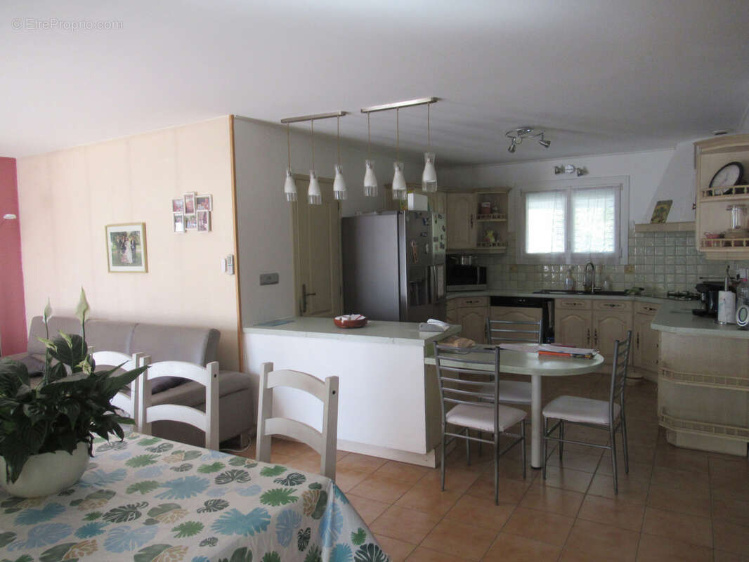 Maison à LA SALVETAT-SAINT-GILLES