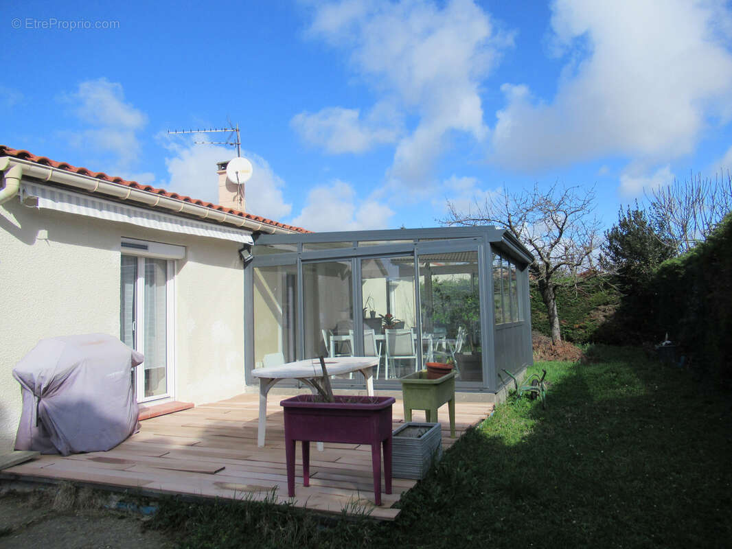 Maison à LA SALVETAT-SAINT-GILLES