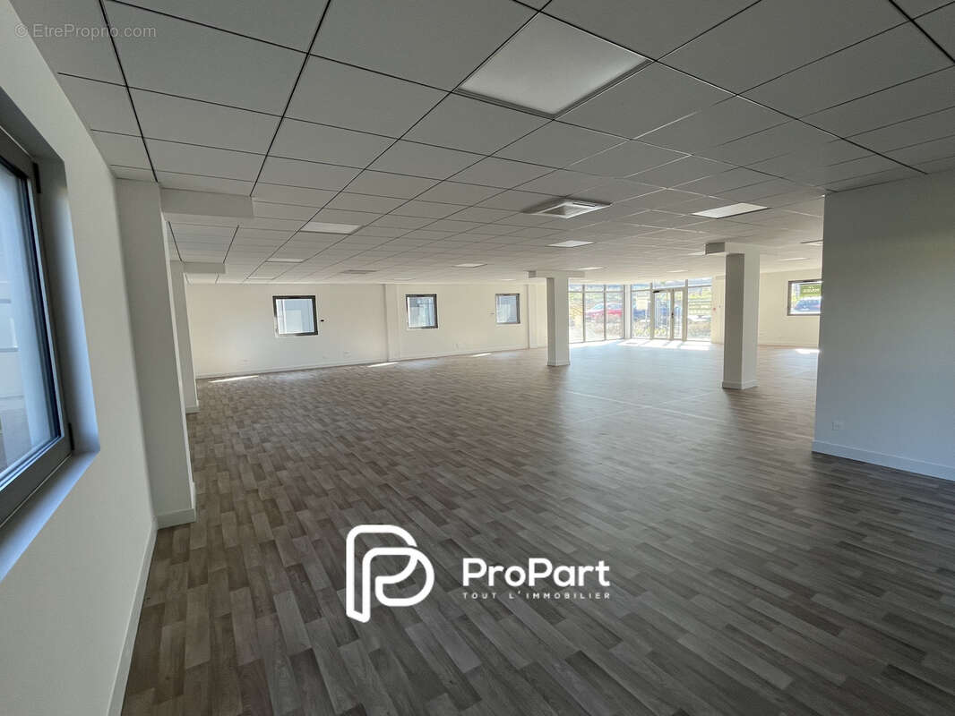 Commerce à PONT-DU-CHATEAU