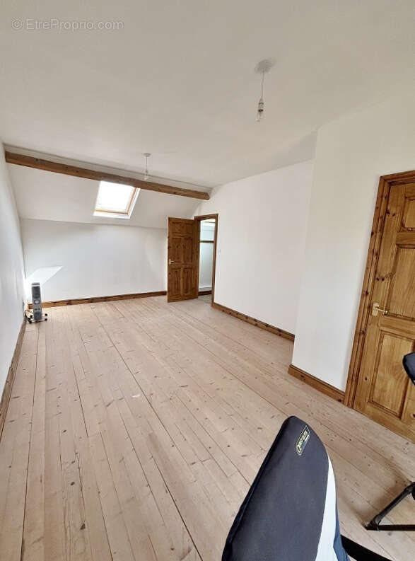 Maison à SAINT-LAURENT-DE-CUVES