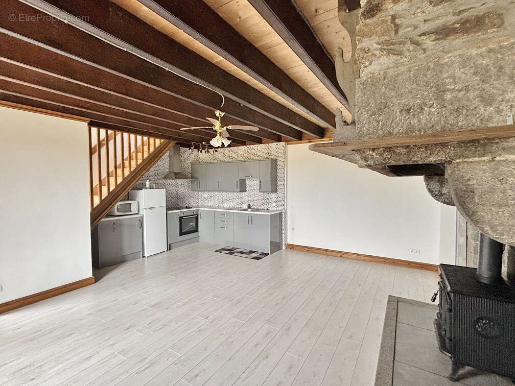 Maison à SAINT-LAURENT-DE-CUVES