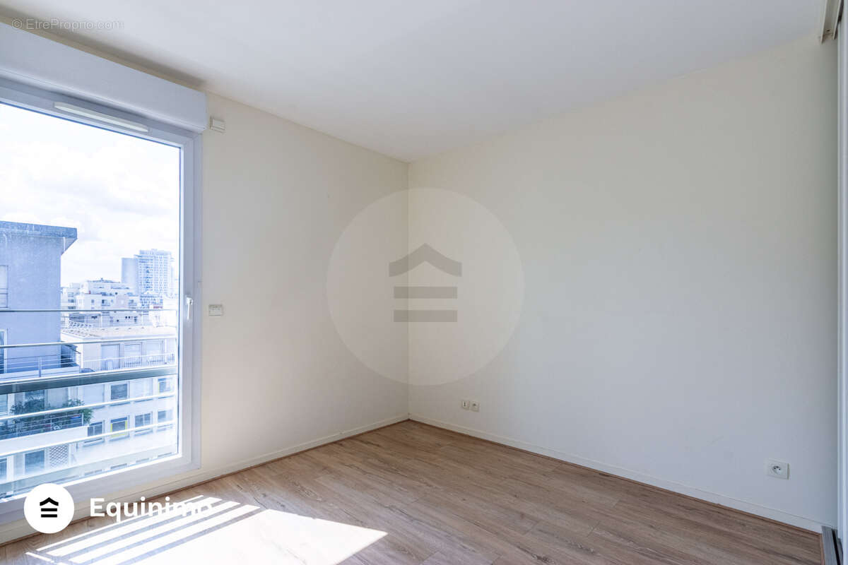 Appartement à COURBEVOIE