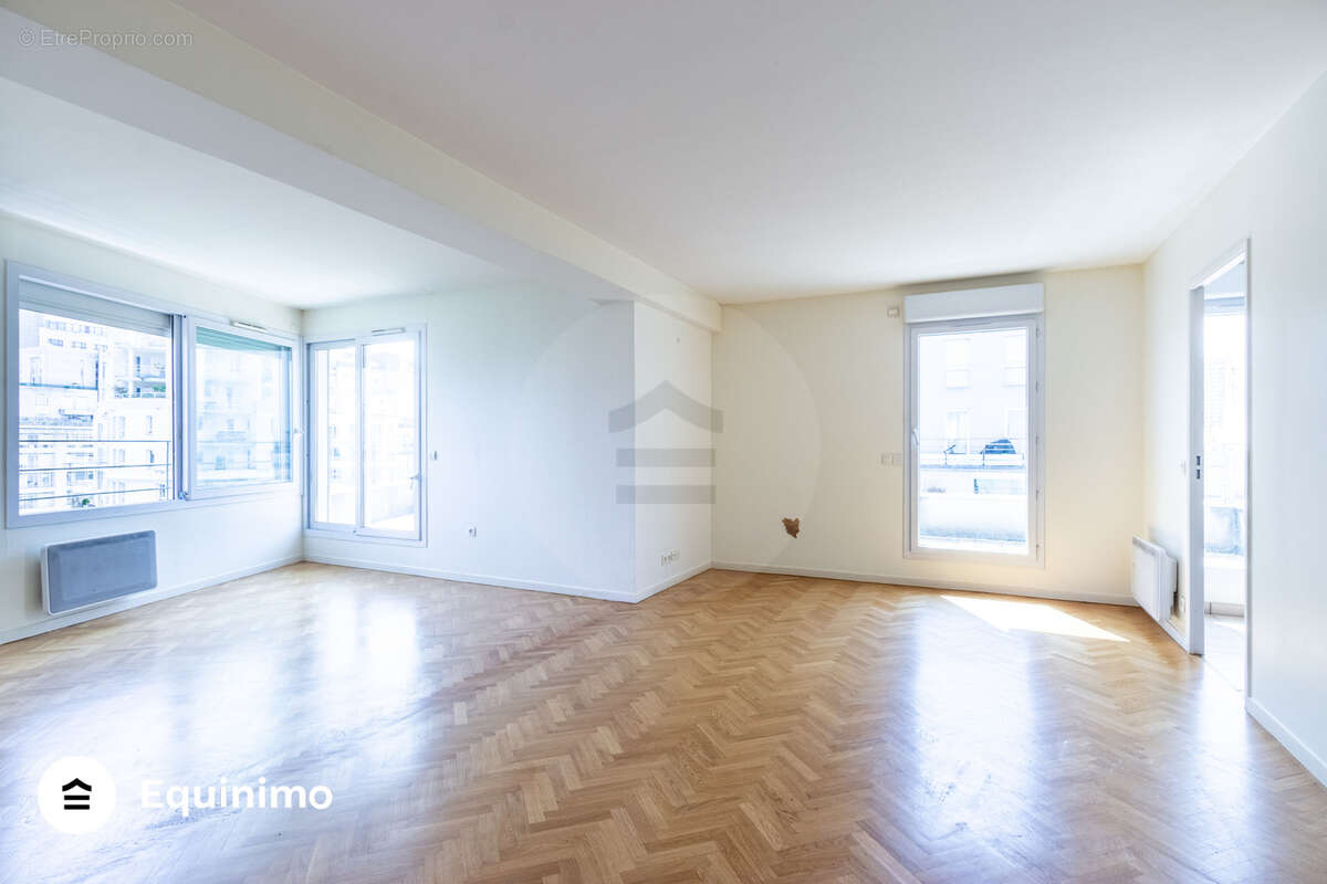 Appartement à COURBEVOIE