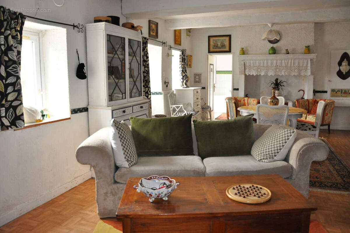 Maison à NEUILLY-EN-DONJON