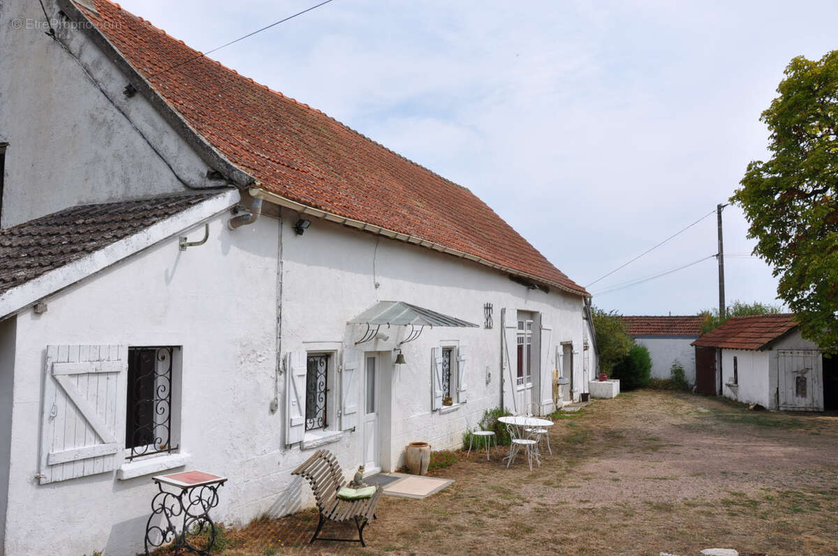 Maison à NEUILLY-EN-DONJON