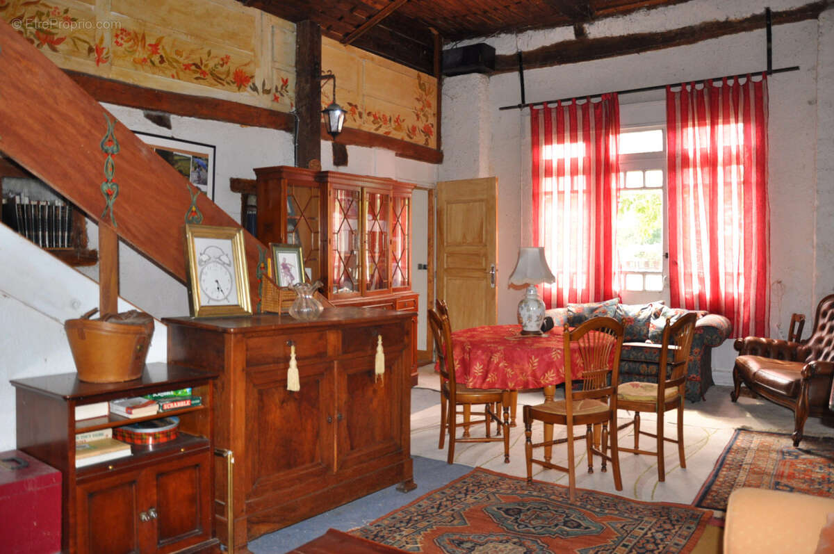 Maison à NEUILLY-EN-DONJON