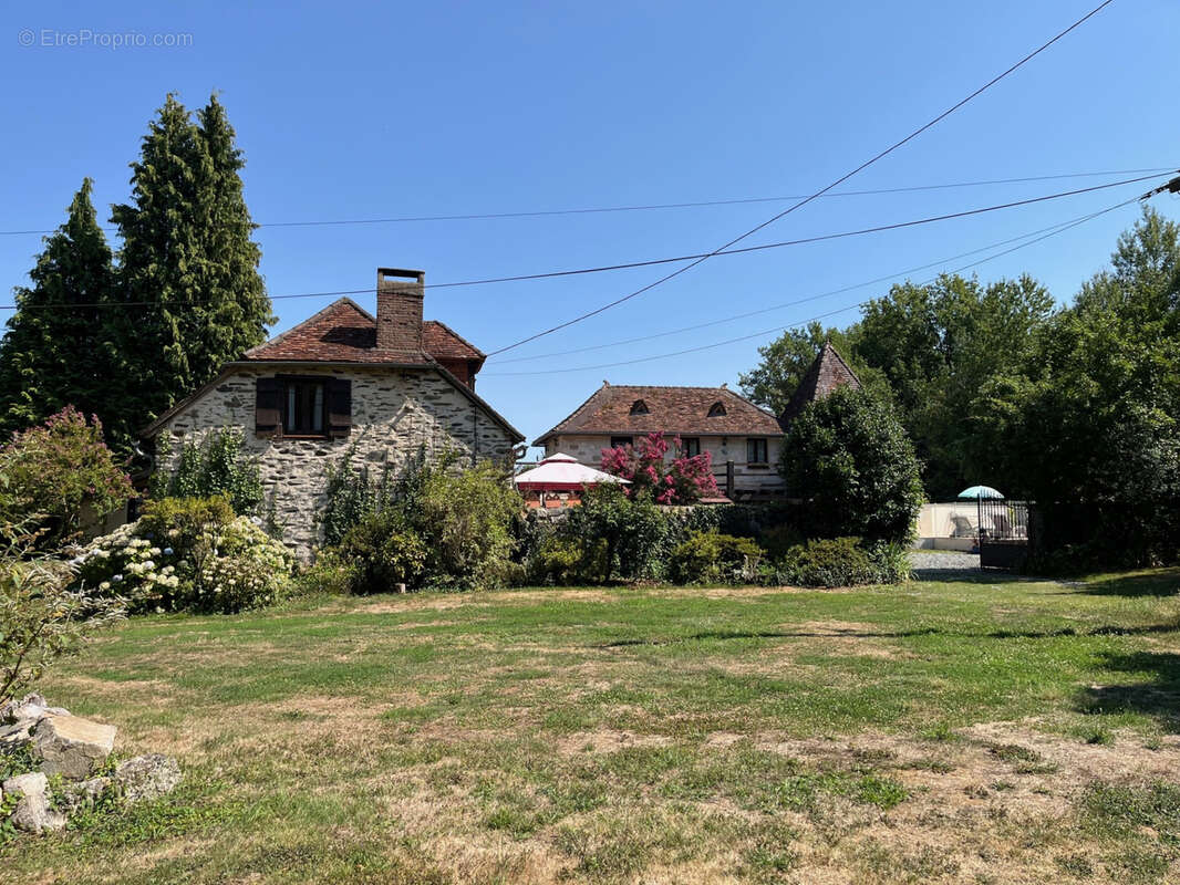 Maison à SAVIGNAC-LEDRIER