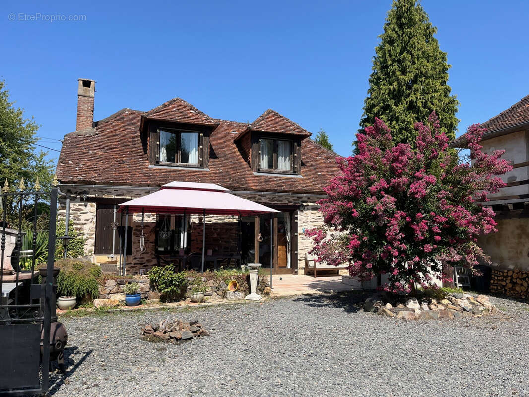 Maison à SAVIGNAC-LEDRIER