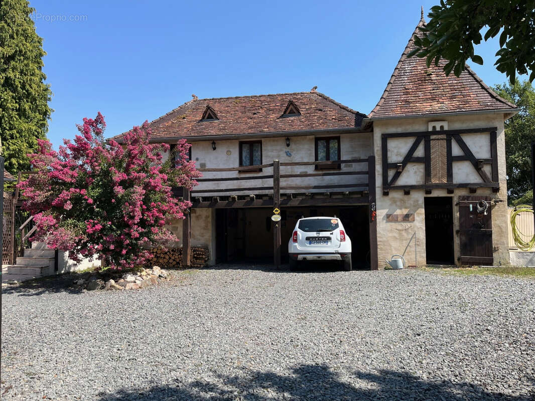 Maison à SAVIGNAC-LEDRIER