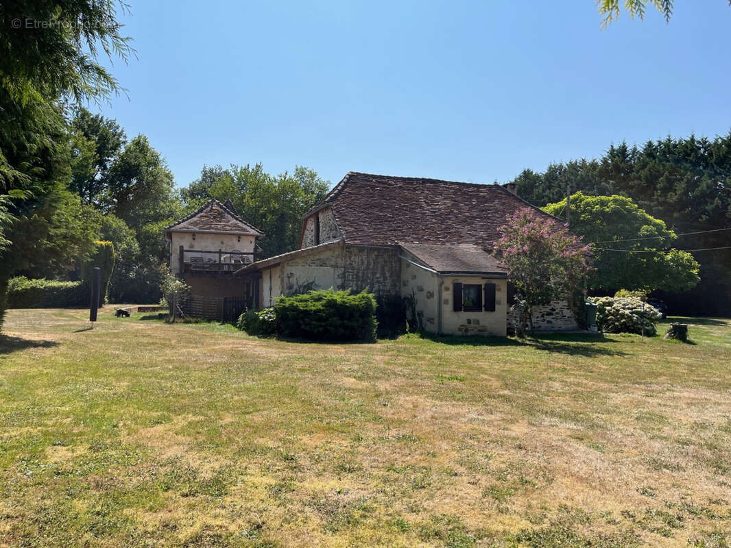 Maison à SAVIGNAC-LEDRIER