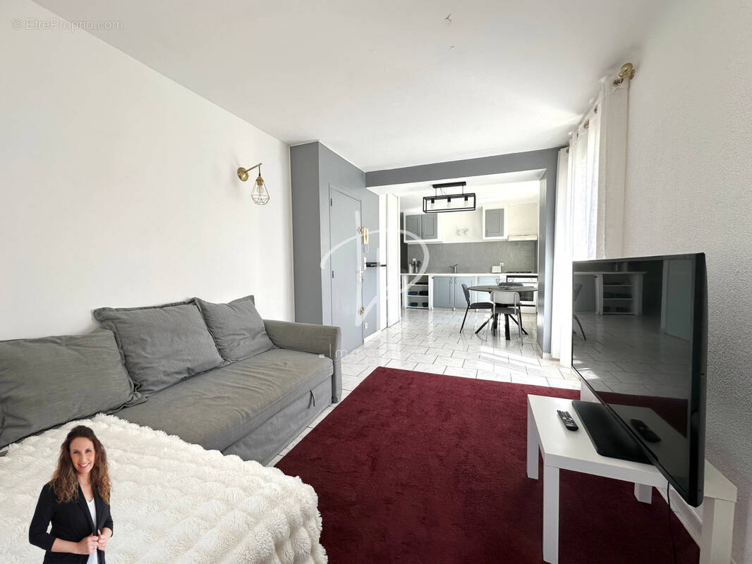 Appartement à LA FARE-LES-OLIVIERS