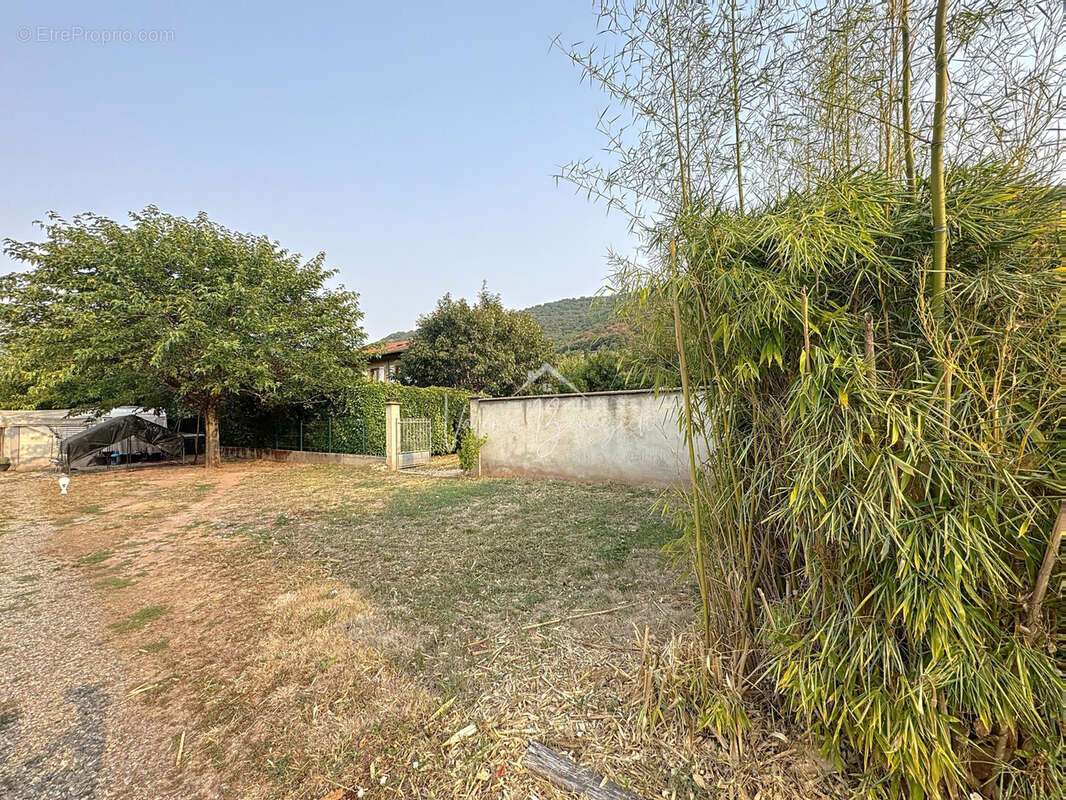 Terrain à SAINT-AFFRIQUE