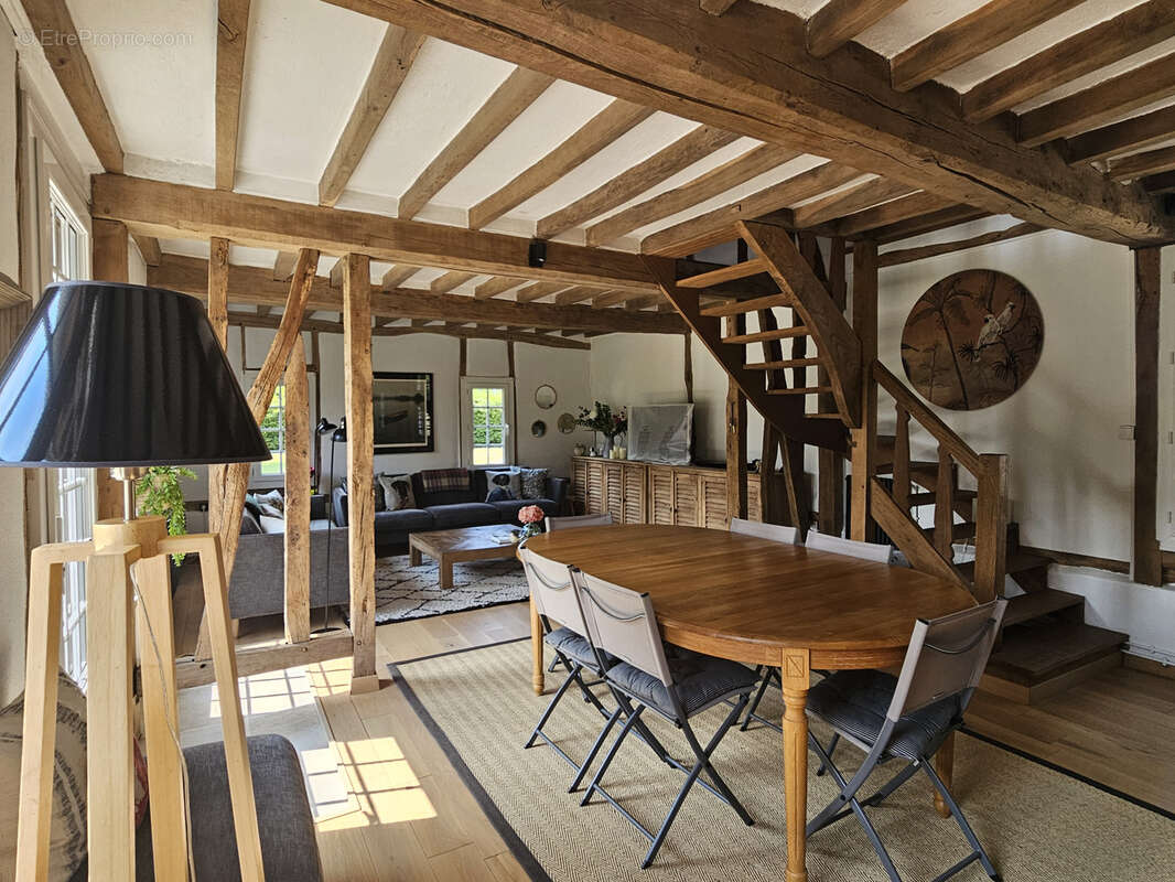 Maison à CORMEILLES