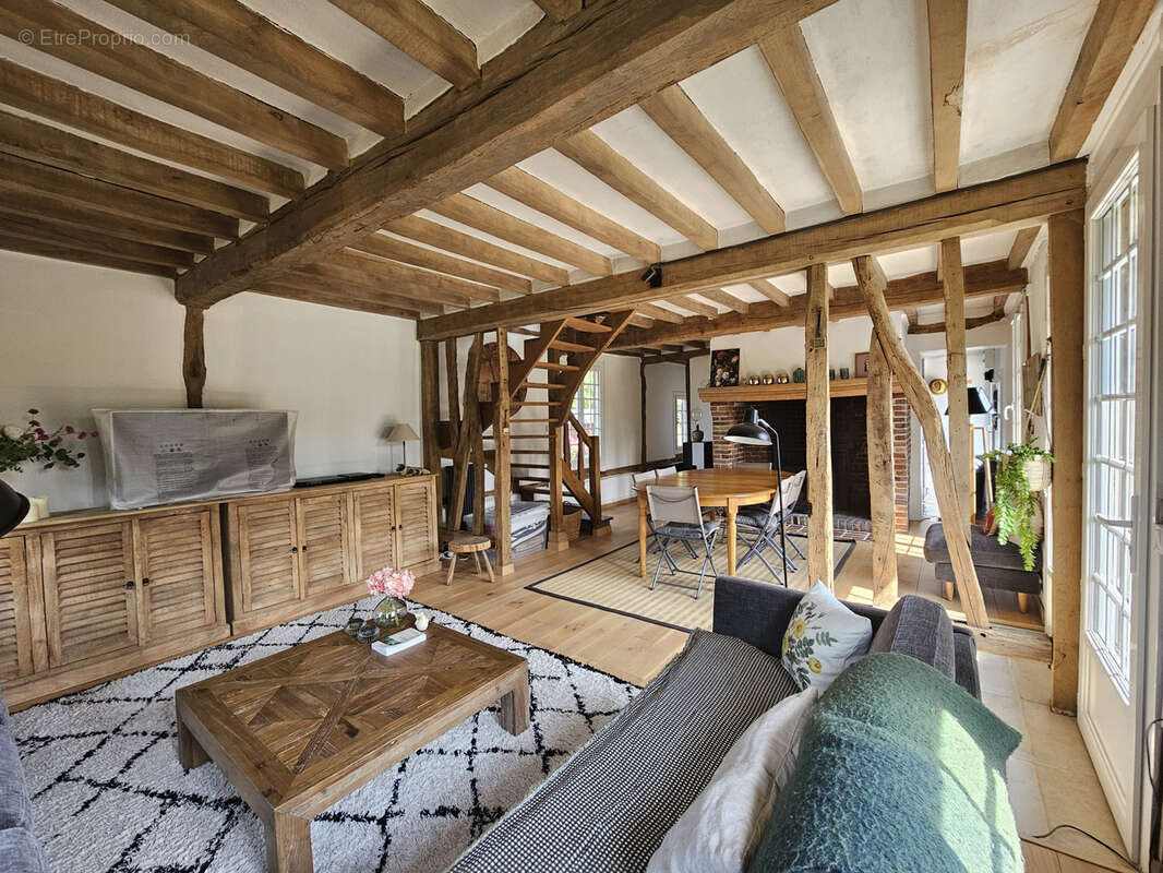 Maison à CORMEILLES