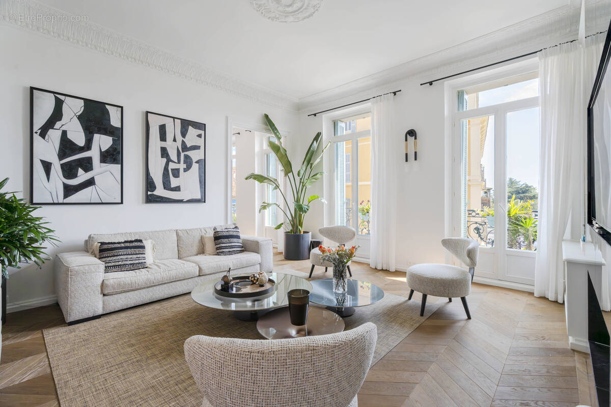 Appartement à HYERES