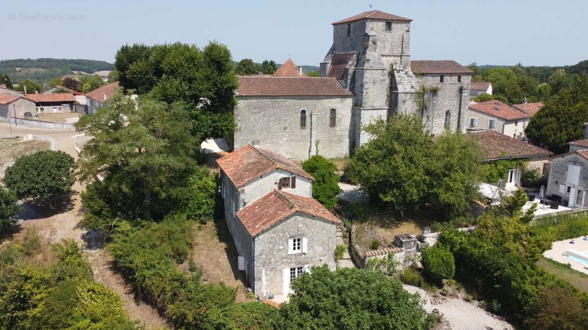 Maison à SAINT-AMANT