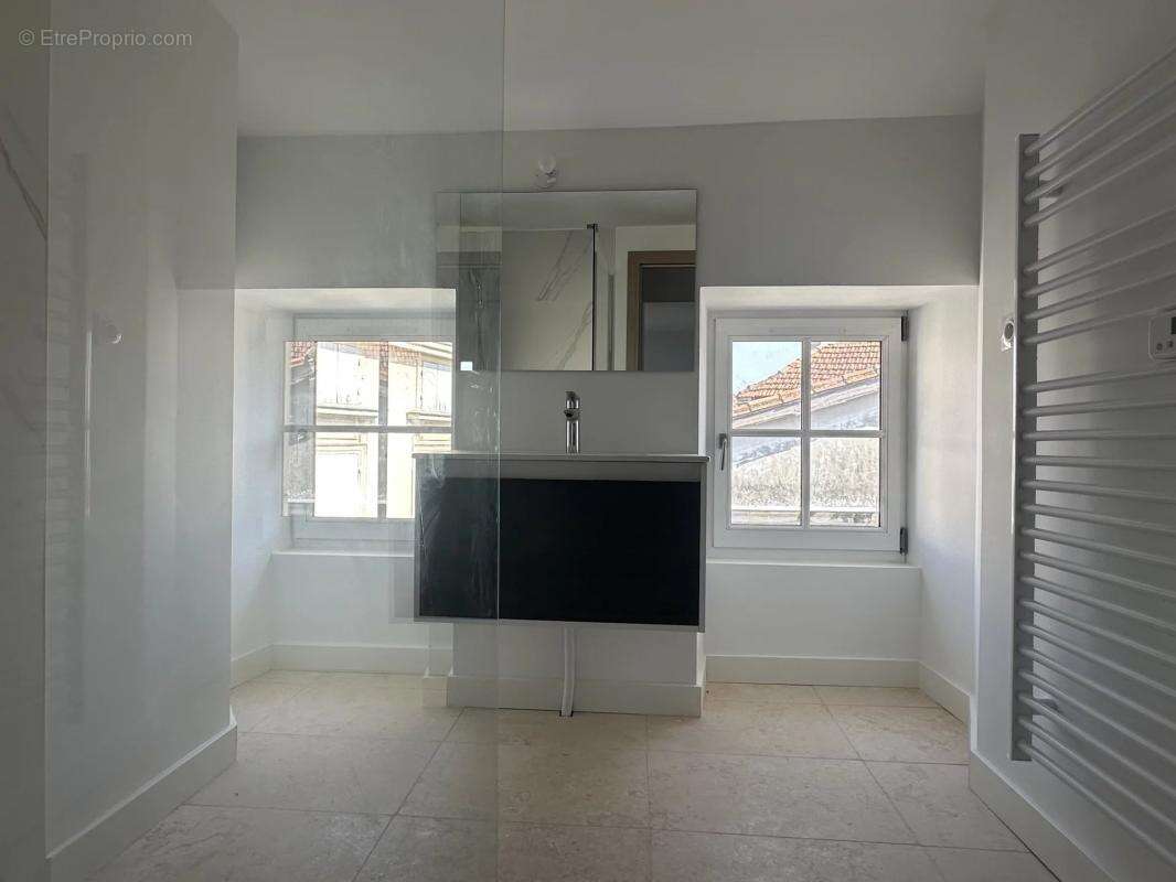 Appartement à SAINT-JEAN-D&#039;ANGELY