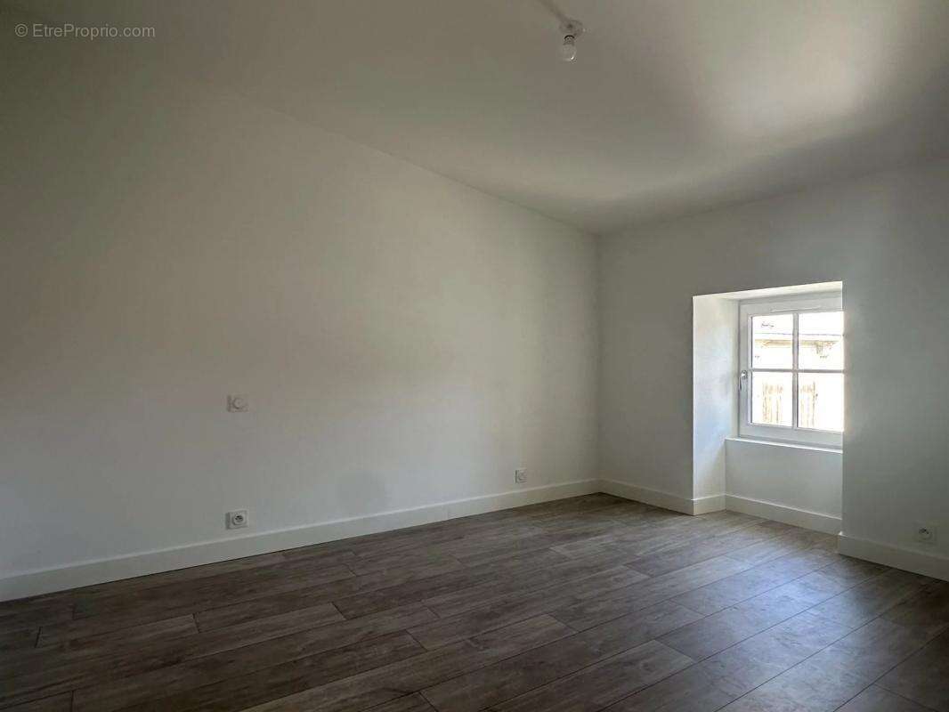 Appartement à SAINT-JEAN-D&#039;ANGELY