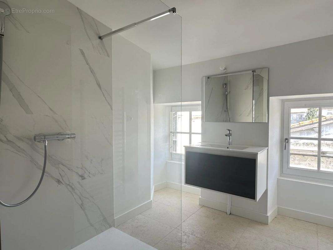 Appartement à SAINT-JEAN-D&#039;ANGELY