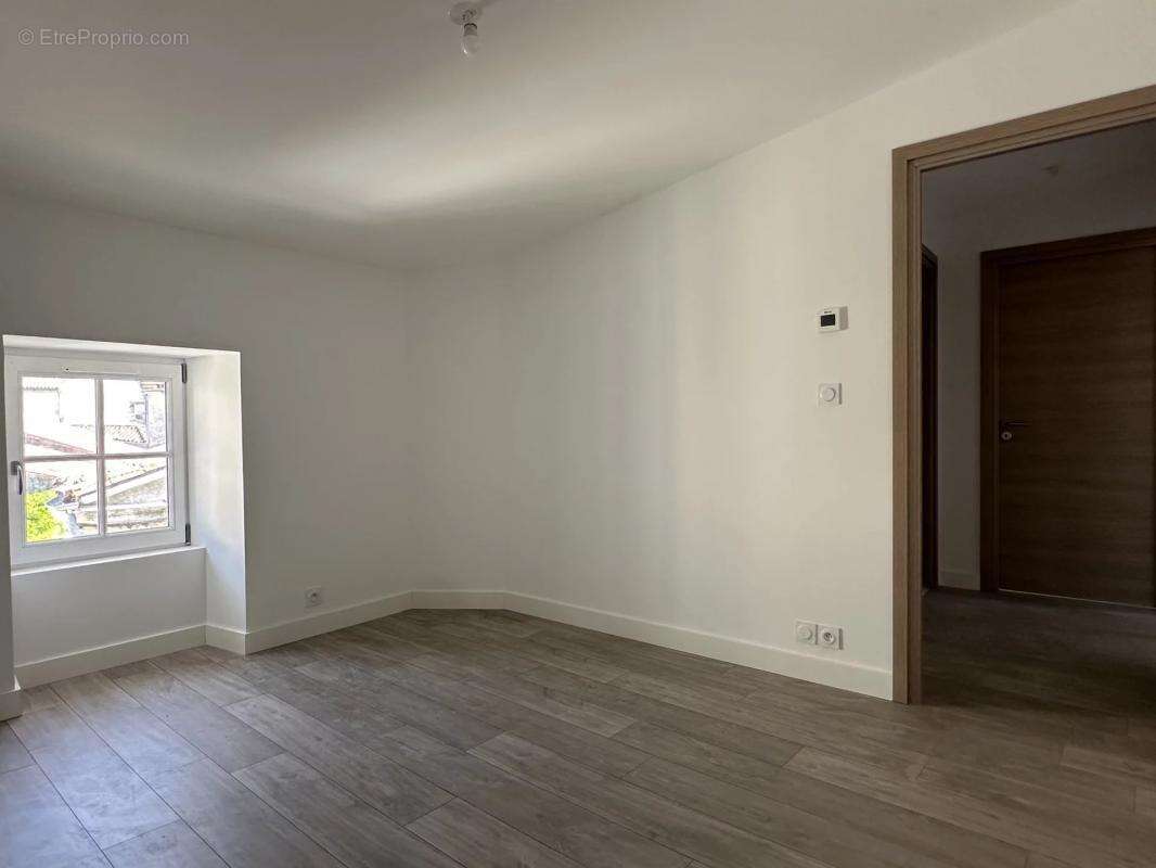 Appartement à SAINT-JEAN-D&#039;ANGELY