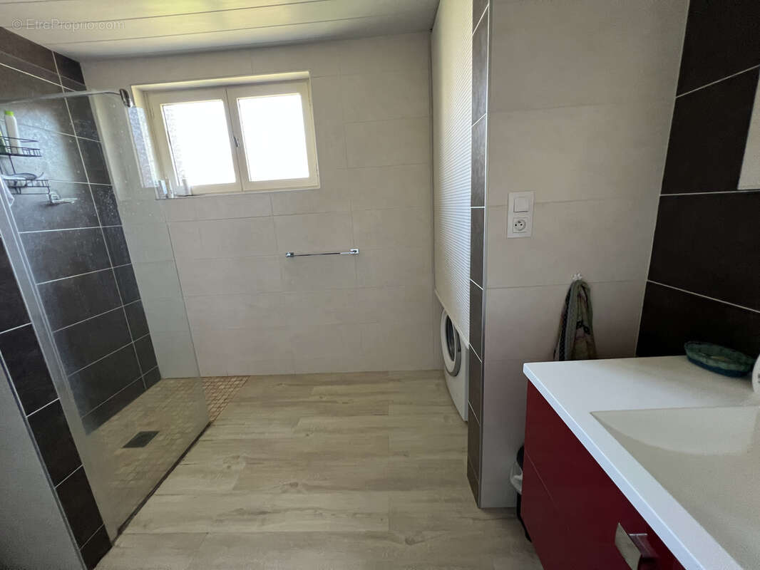 Maison à PONT-SAINTE-MARIE