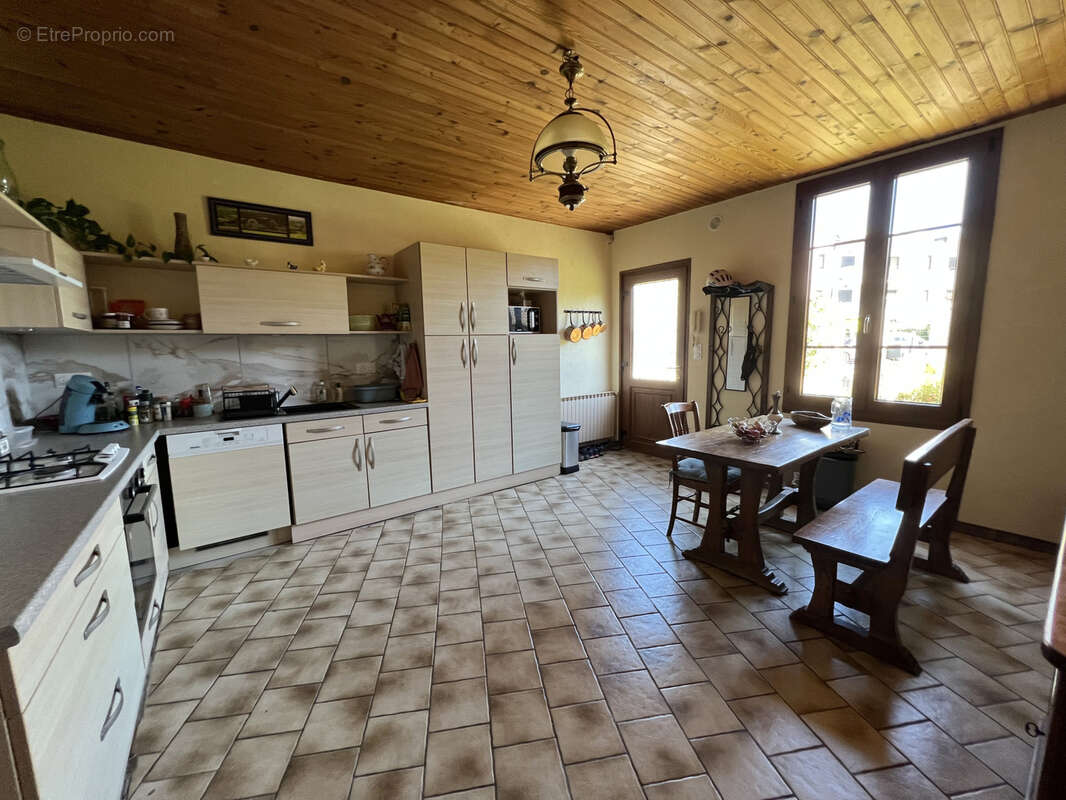 Maison à PONT-SAINTE-MARIE