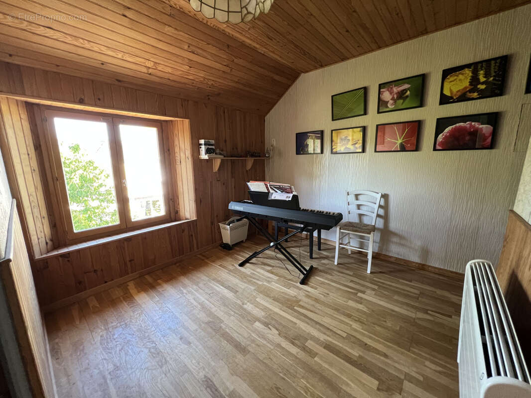 Maison à PONT-SAINTE-MARIE